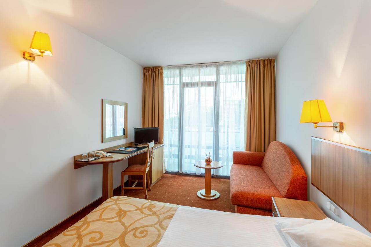 Hotel Cleopatra Saturn Ngoại thất bức ảnh